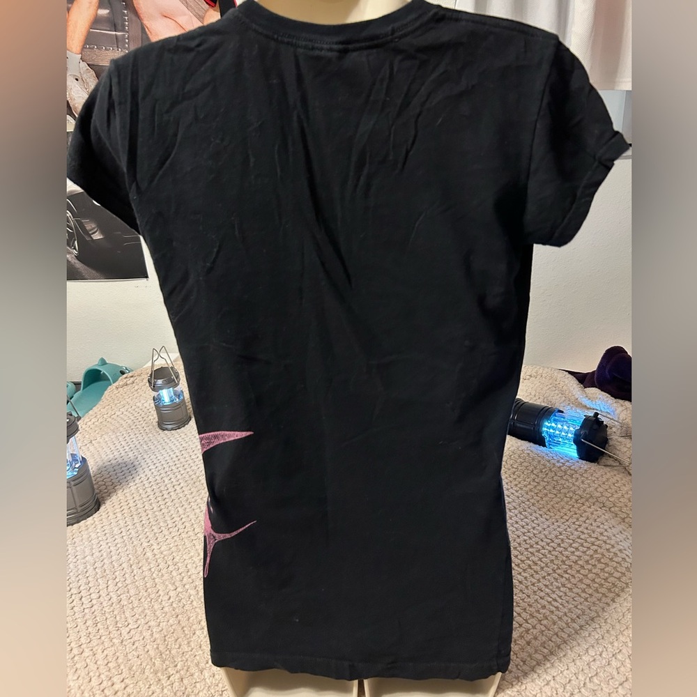 Guy Harvey Woman’s Black T-shirt With Pink Fish On Side- Size XL - Picture 3 of 4